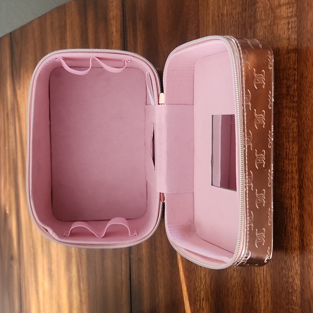 Juicy Couture Metallic Rose Gold Travel Cosmetic Case - Picture 12 of 16